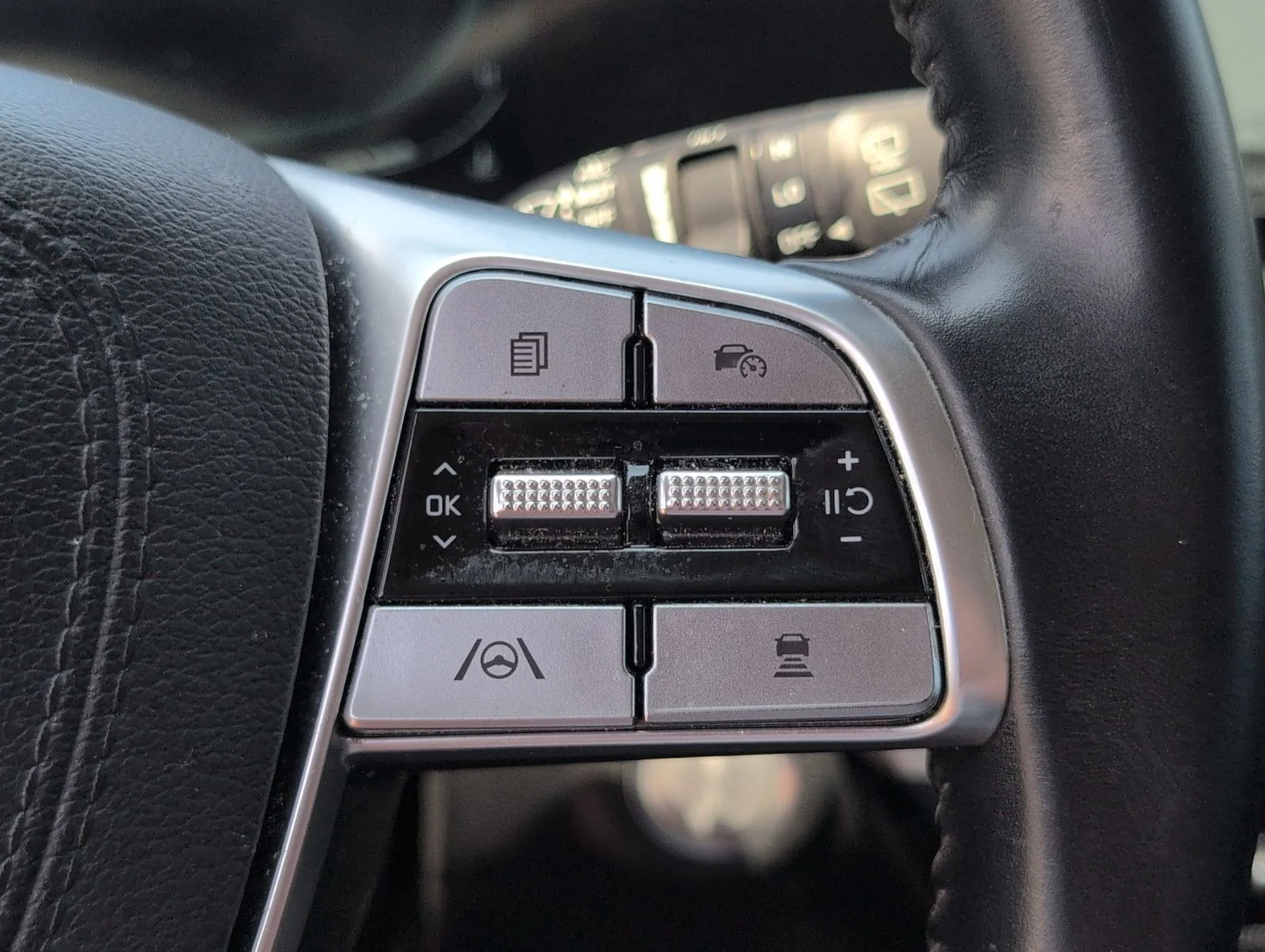 Used 2024 White Kia EX image 26