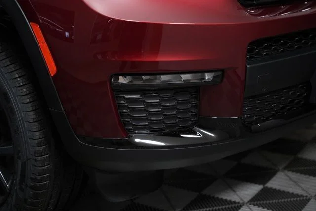 New 2025 Velvet Red Pearl-Coat Exterior Paint Jeep Limited image 50