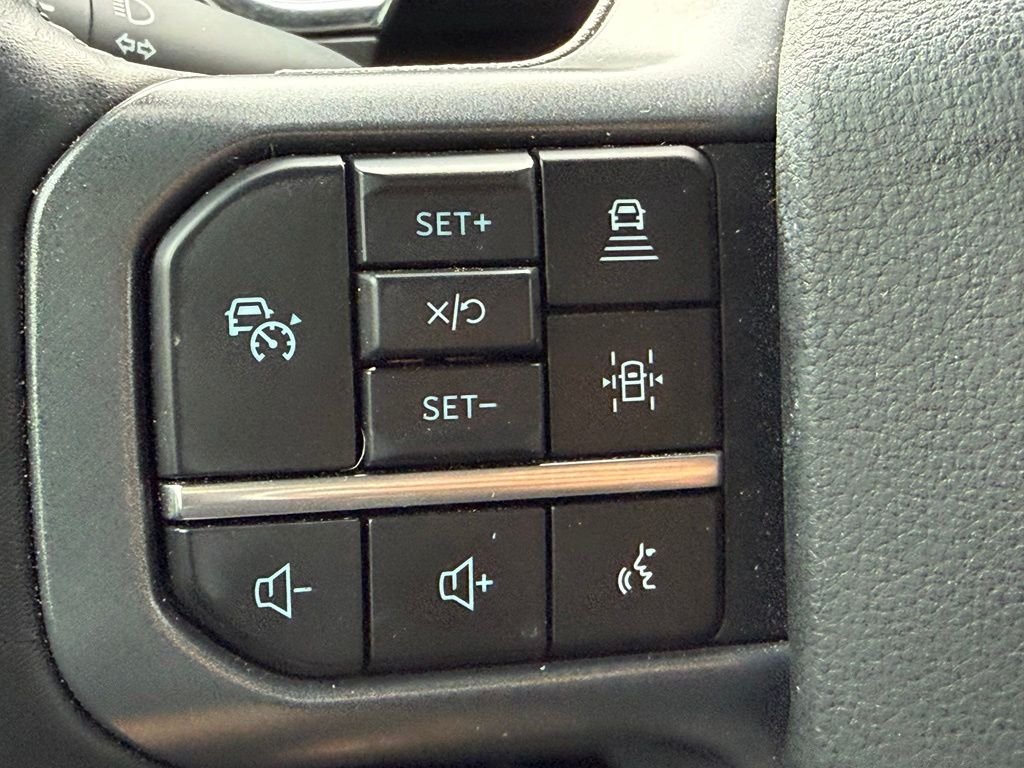 Used 2023 Silver Ford XLT image 16