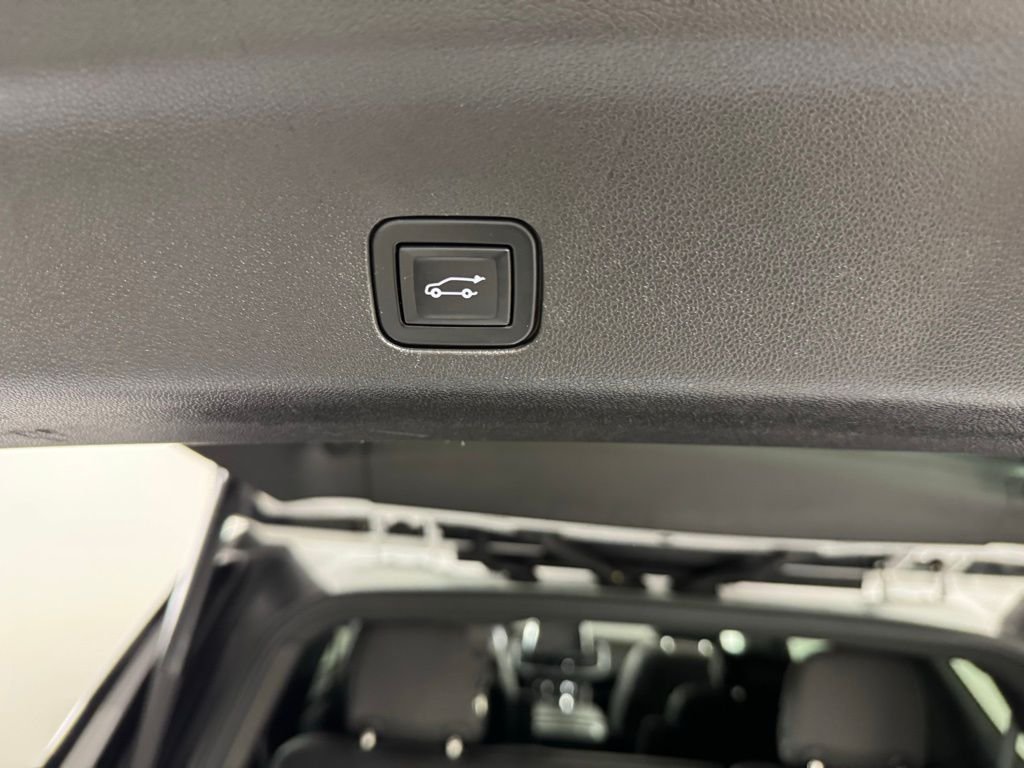 Used 2021 Summit White Chevrolet High Country image 31