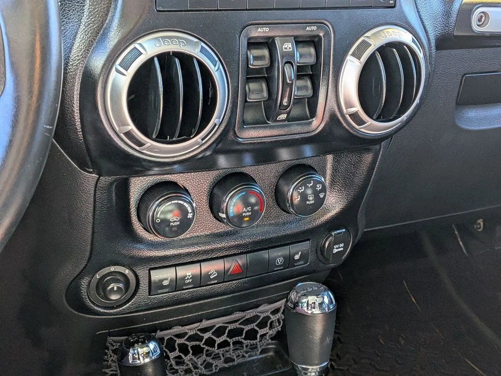 Used 2013 Black Jeep Sahara image 14