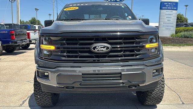 New 2026 Carbonized Gray Metallic Ford XLT image 4