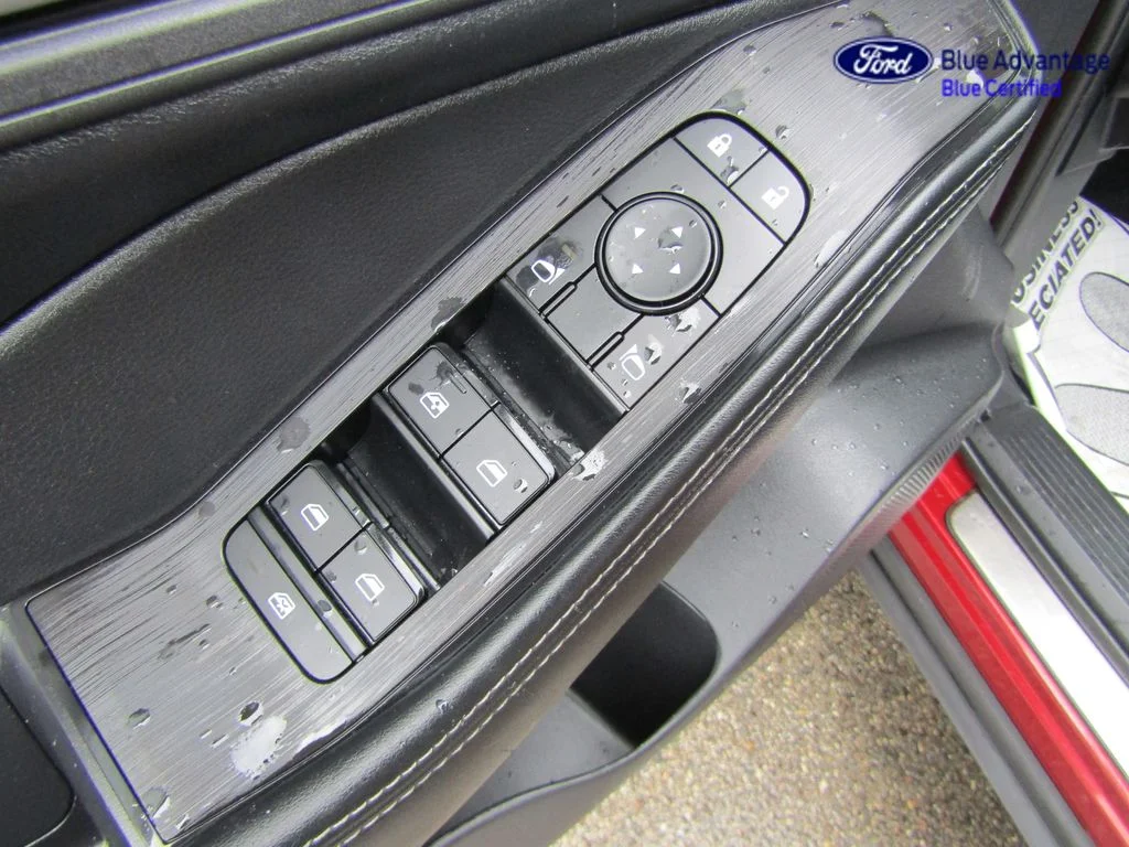Certified Used 2025 Scarlet Ember Nissan SV image 19