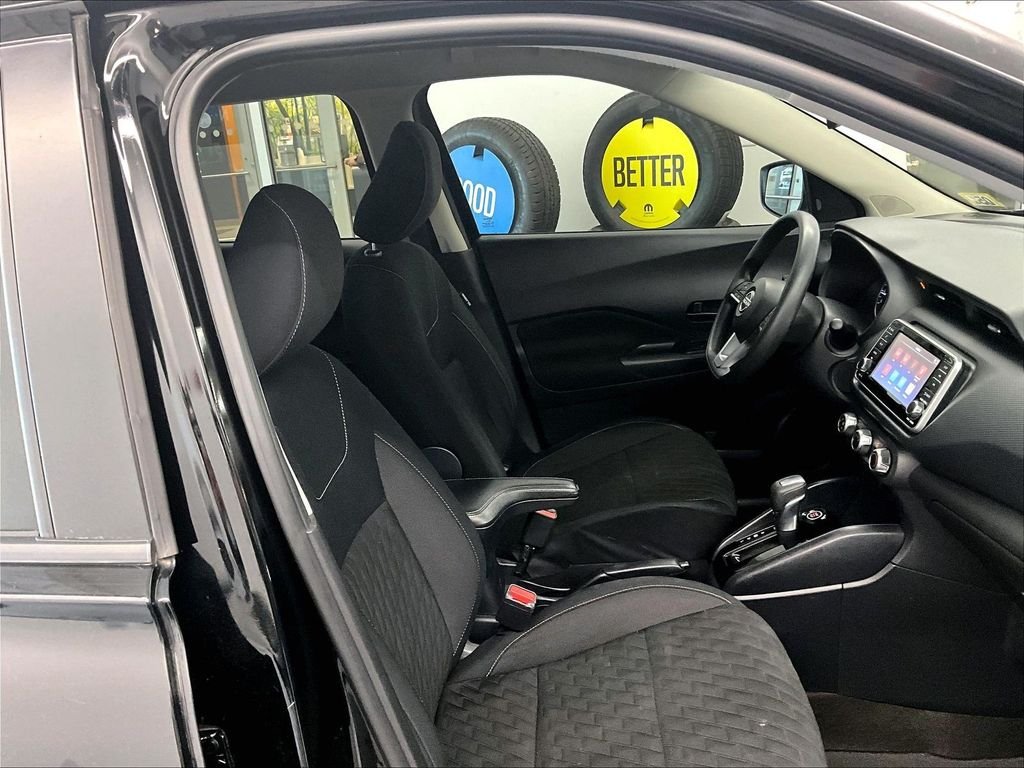 Used 2022 Super Black Nissan S image 11