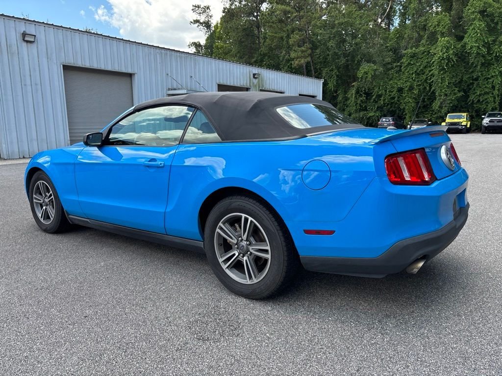 Used 2011 Blue Ford V6 Premium image 16