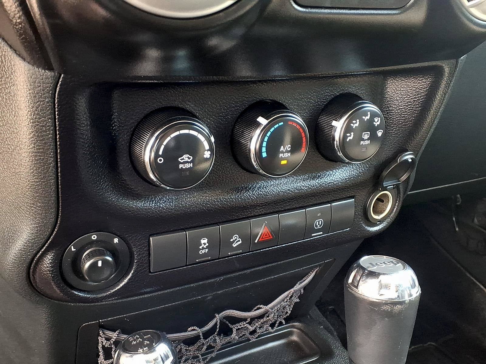 Used 2017 Granite Crystal Metallic Clearcoat Jeep Rubicon image 5