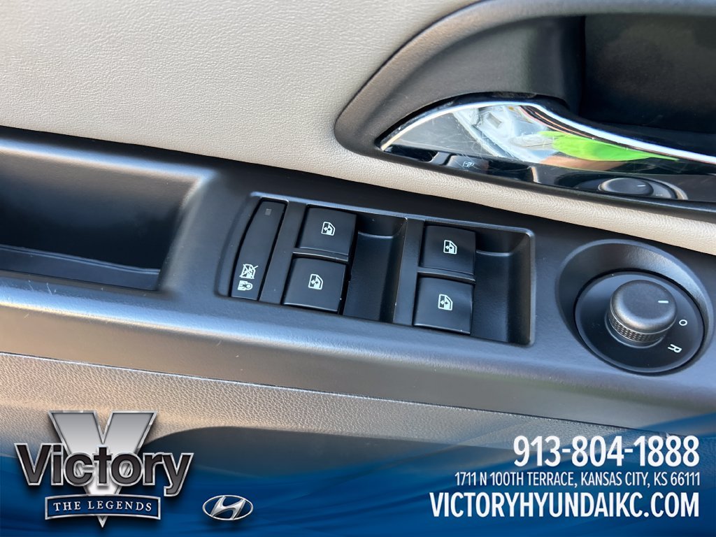 Used 2014 White Chevrolet 1LT image 24