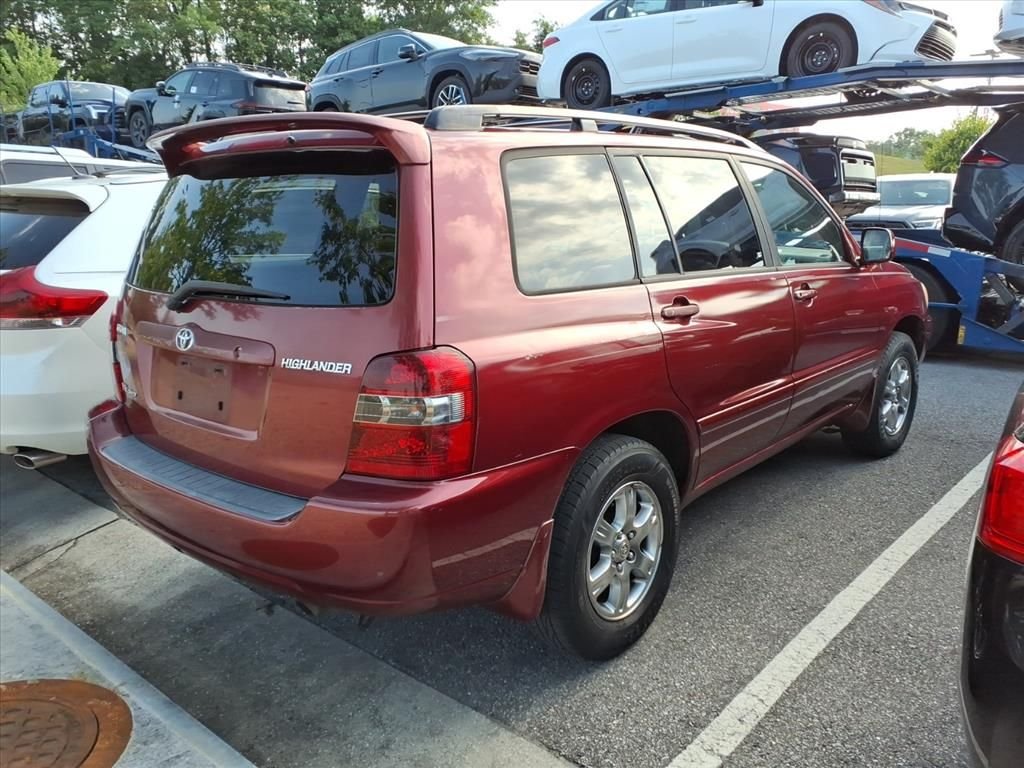 Used 2007 Red Toyota V6 image 2