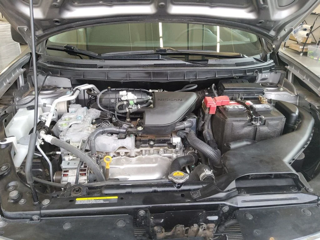 Used 2015 Gray Nissan S image 18