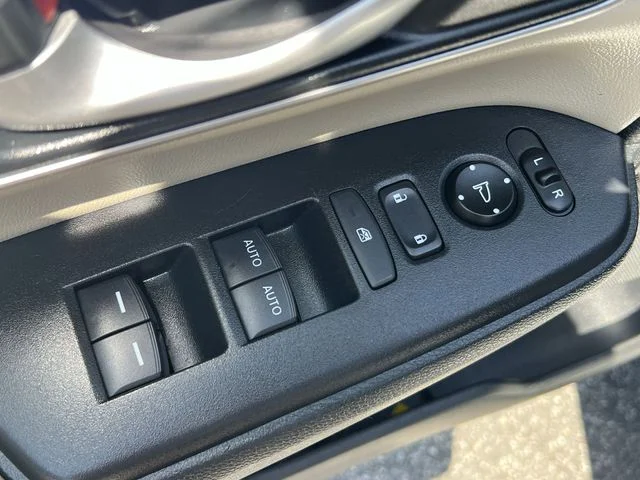 Used 2018  Honda Touring image 33