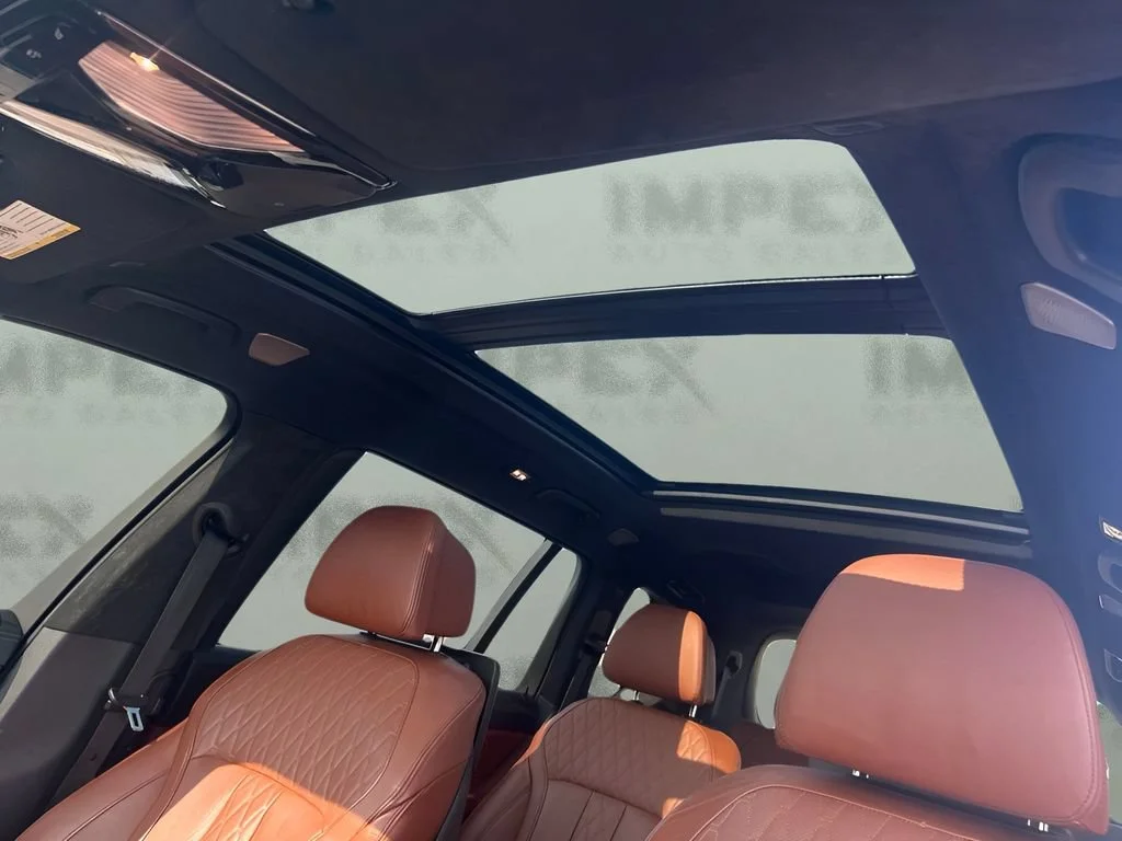 Used 2019  BMW xDrive50i image 13