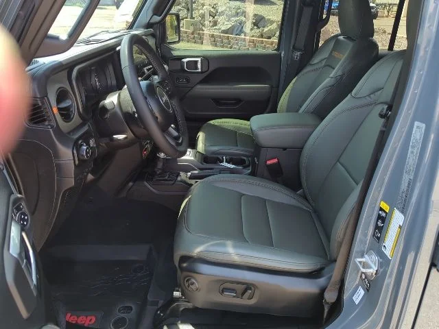 Certified Used 2025 Gray Jeep Mojave image 16