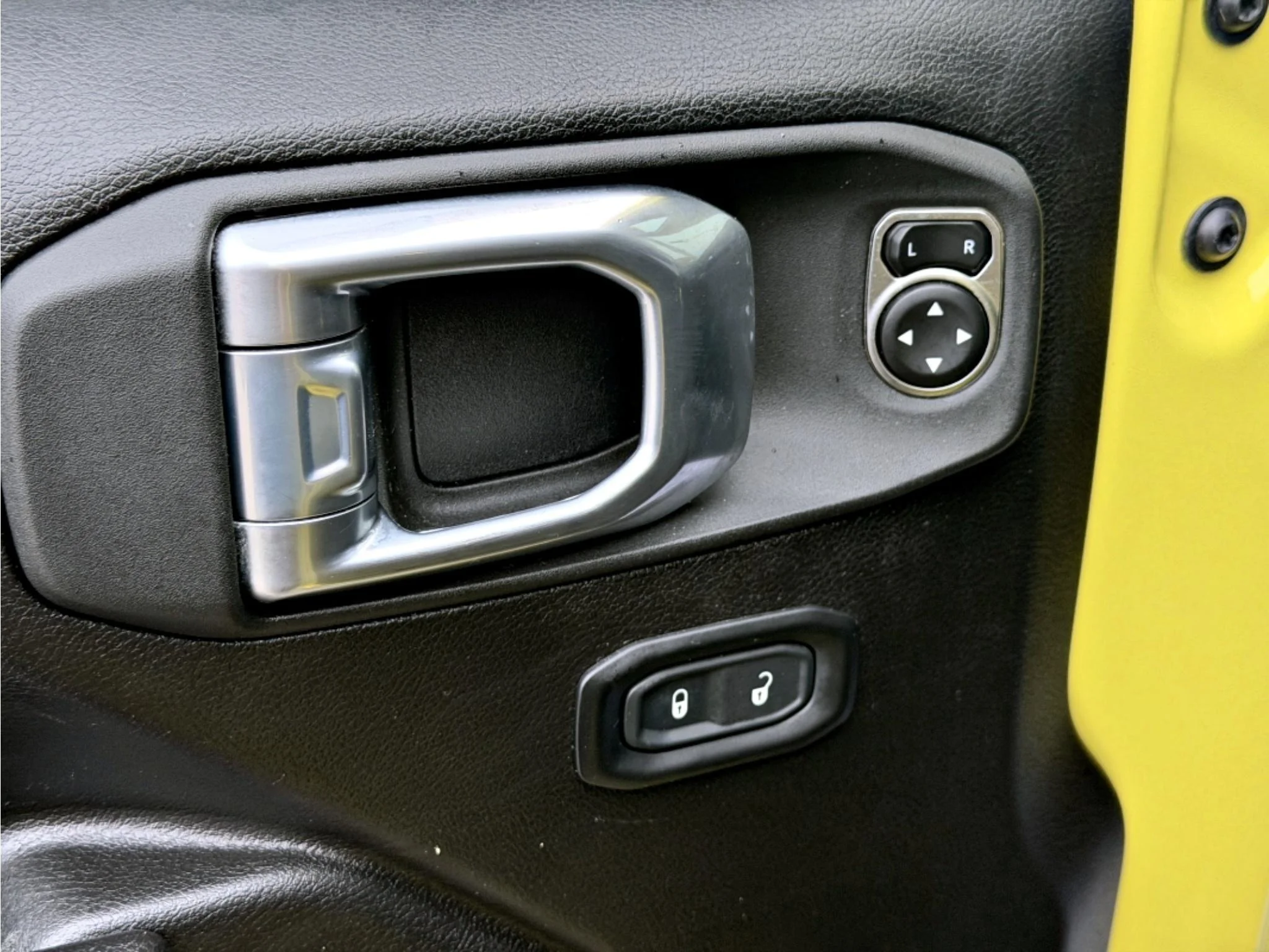 Used 2022 High Velocity Clearcoat Jeep Unlimited High Tide image 15