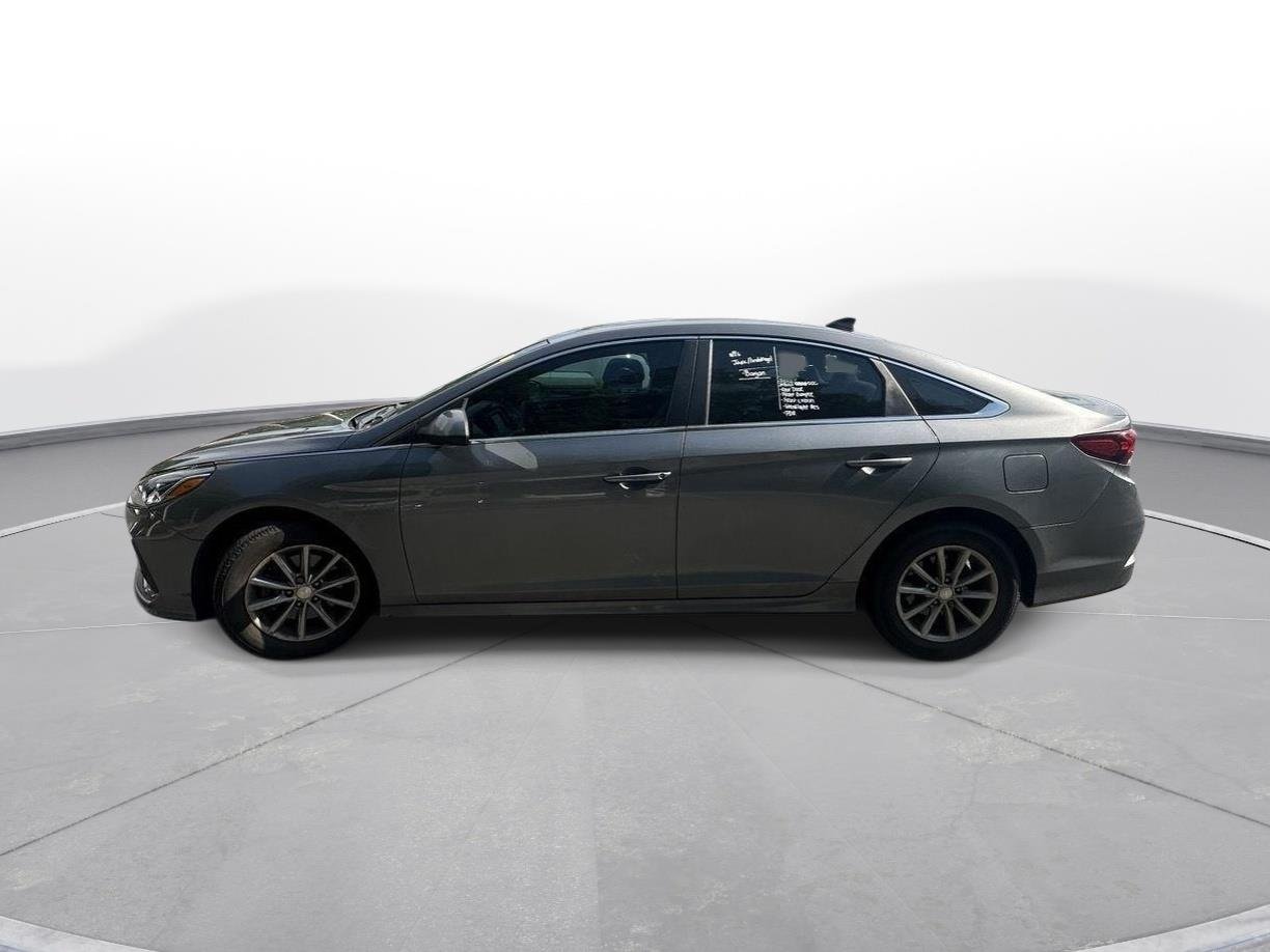 Used 2018 Machine Gray Hyundai SE image 9
