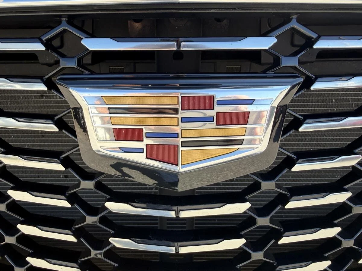 Used 2019 Silver Cadillac Luxury Fwd image 11