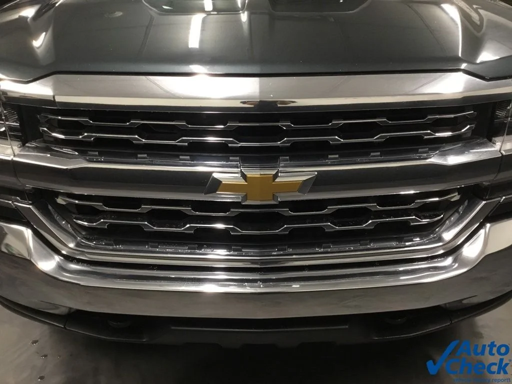 Used 2018 Gray Chevrolet LTZ image 23