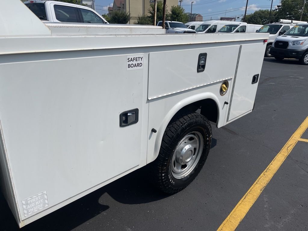 2019 Ford F-350 Super Duty Chassis Cab XL - Photo 15