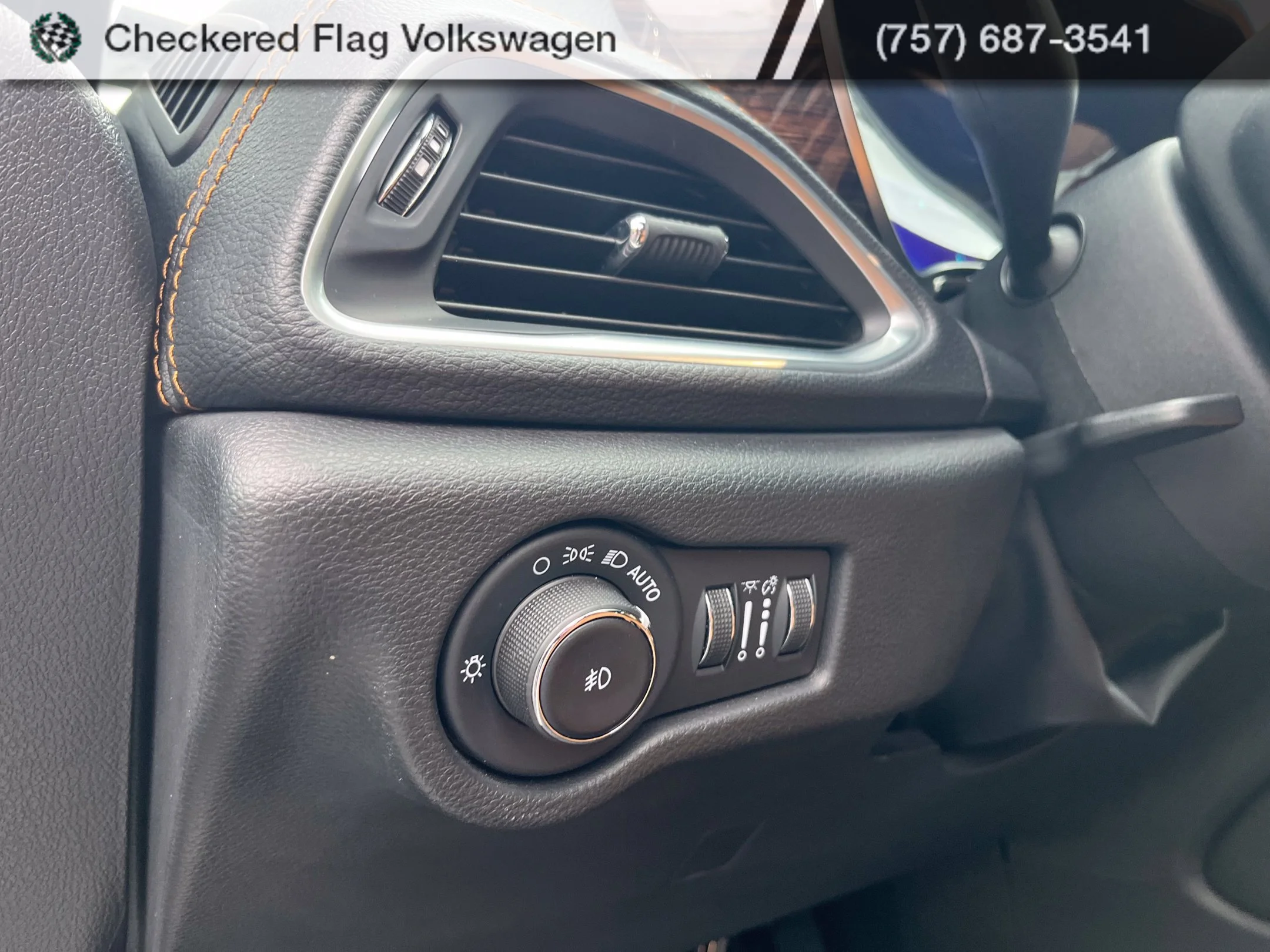 Used 2023 Bright White Clearcoat Chrysler Pinnacle image 18