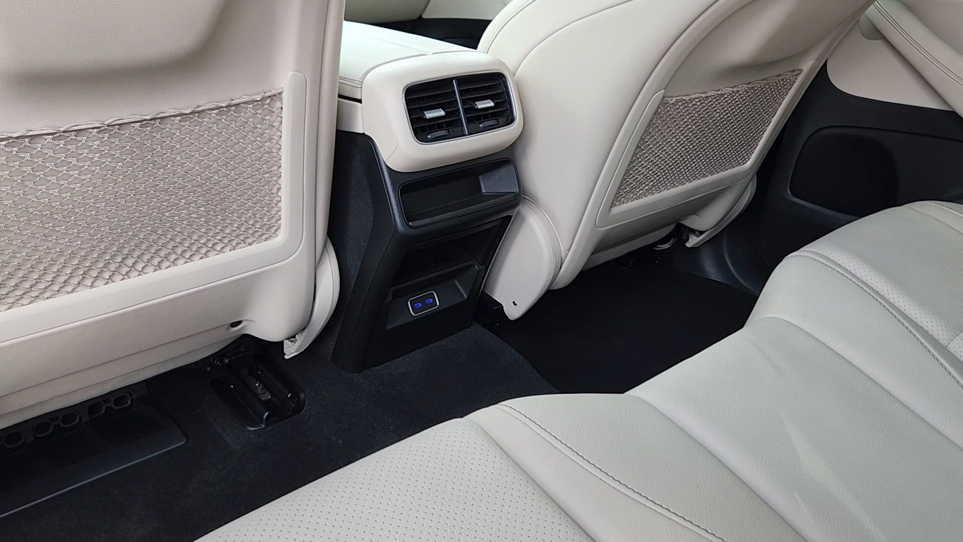 Used 2025 Polar White Mercedes-Benz GLE 350 image 18