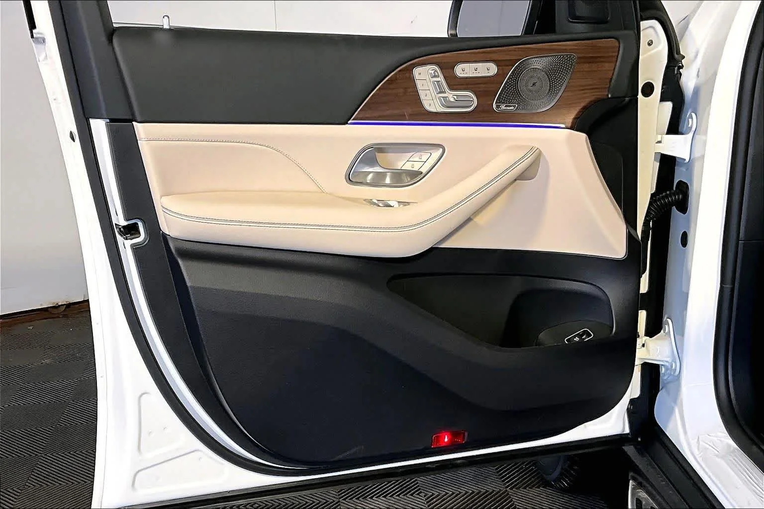 New 2026 Polar White Mercedes-Benz GLE 350 image 11