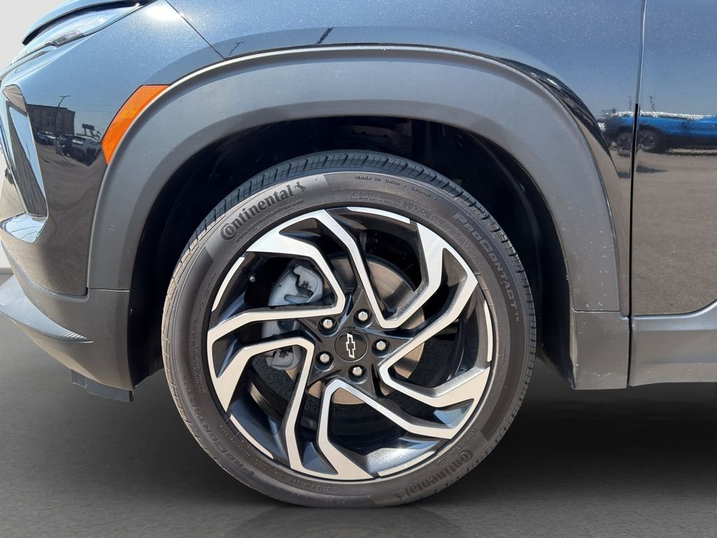 Used 2025 Black Chevrolet RS image 21