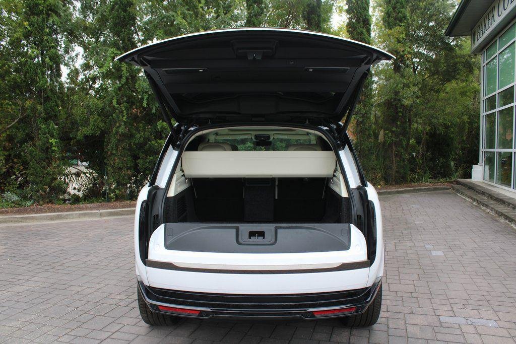 2024 Land Rover Range Rover SV - Photo 9