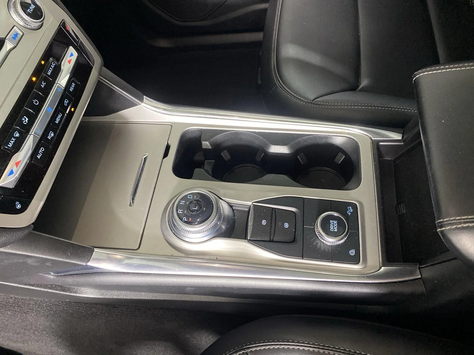Used 2022 Star White Metallic Tri-Coat Ford XLT image 25