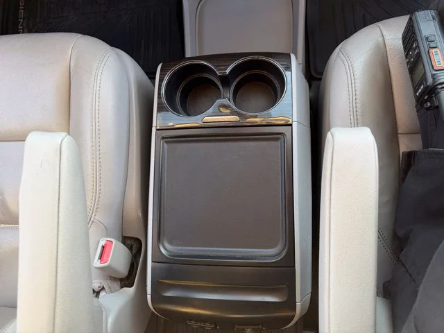 Used 2018 Silver Toyota XLE image 20