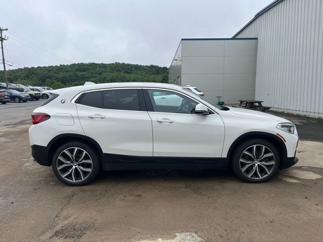 Used 2021 White BMW xDrive28i image 4