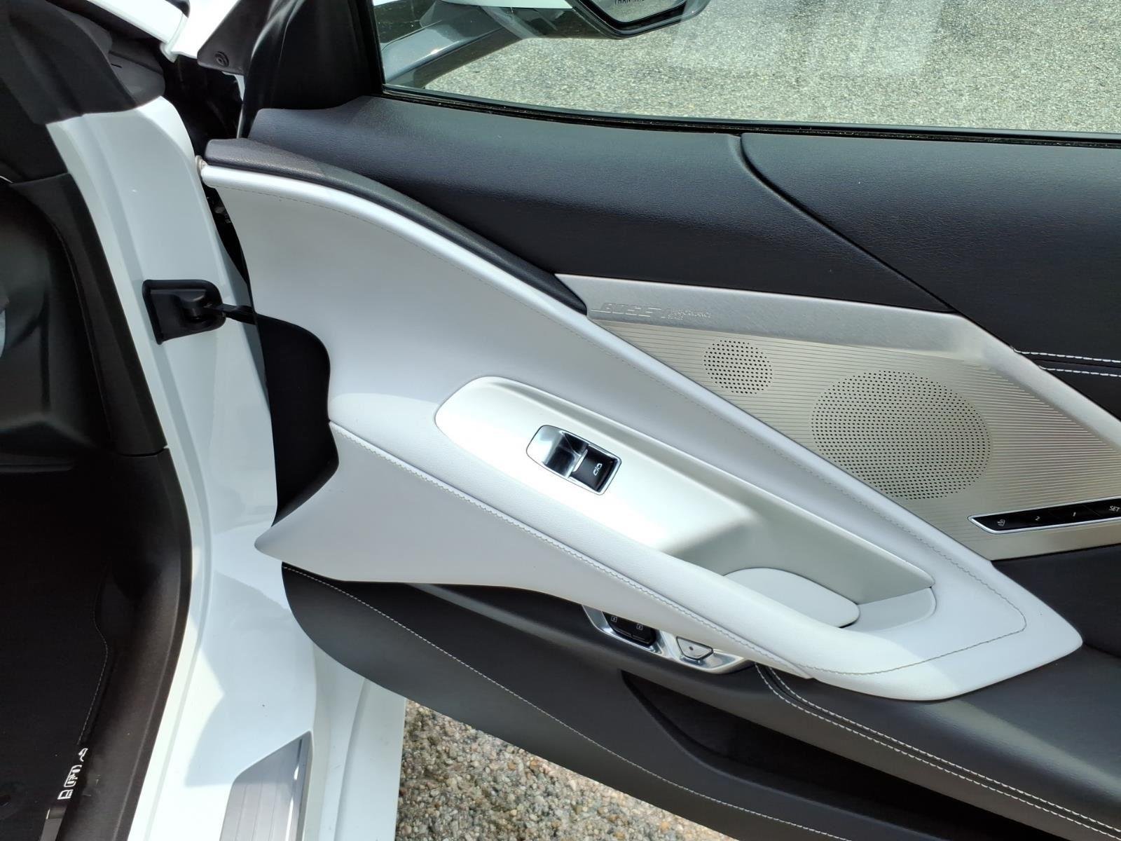 Used 2022 Arctic White Chevrolet 2LT image 29
