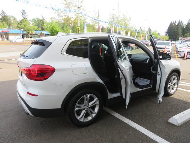 Used 2019 Alpine White BMW xDrive30i image 8