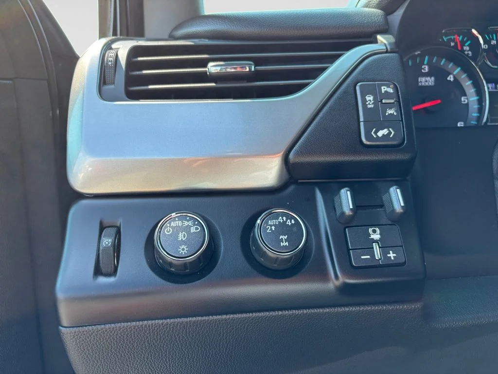 Used 2020 Black Chevrolet Premier image 28