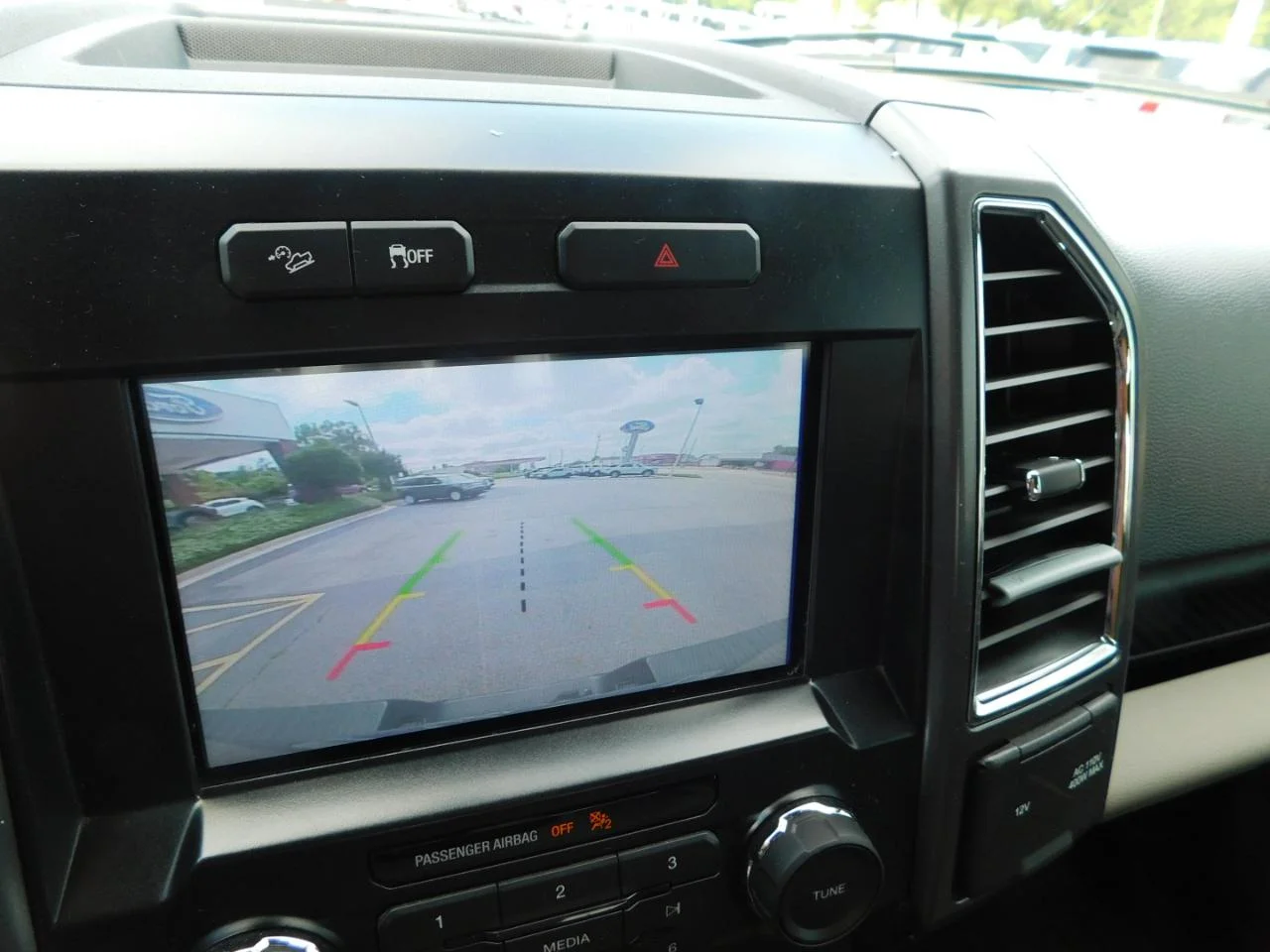Used 2016 Magnetic Ford 4WD SuperCab 145 in XLT image 36