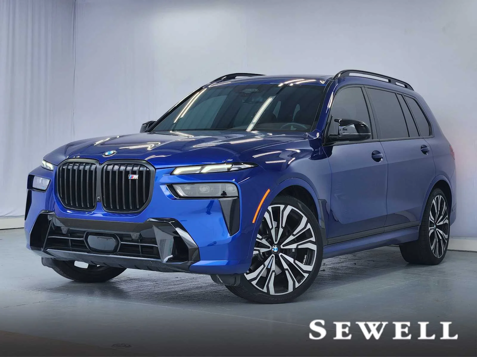 2024 BMW X7 M60i's photo