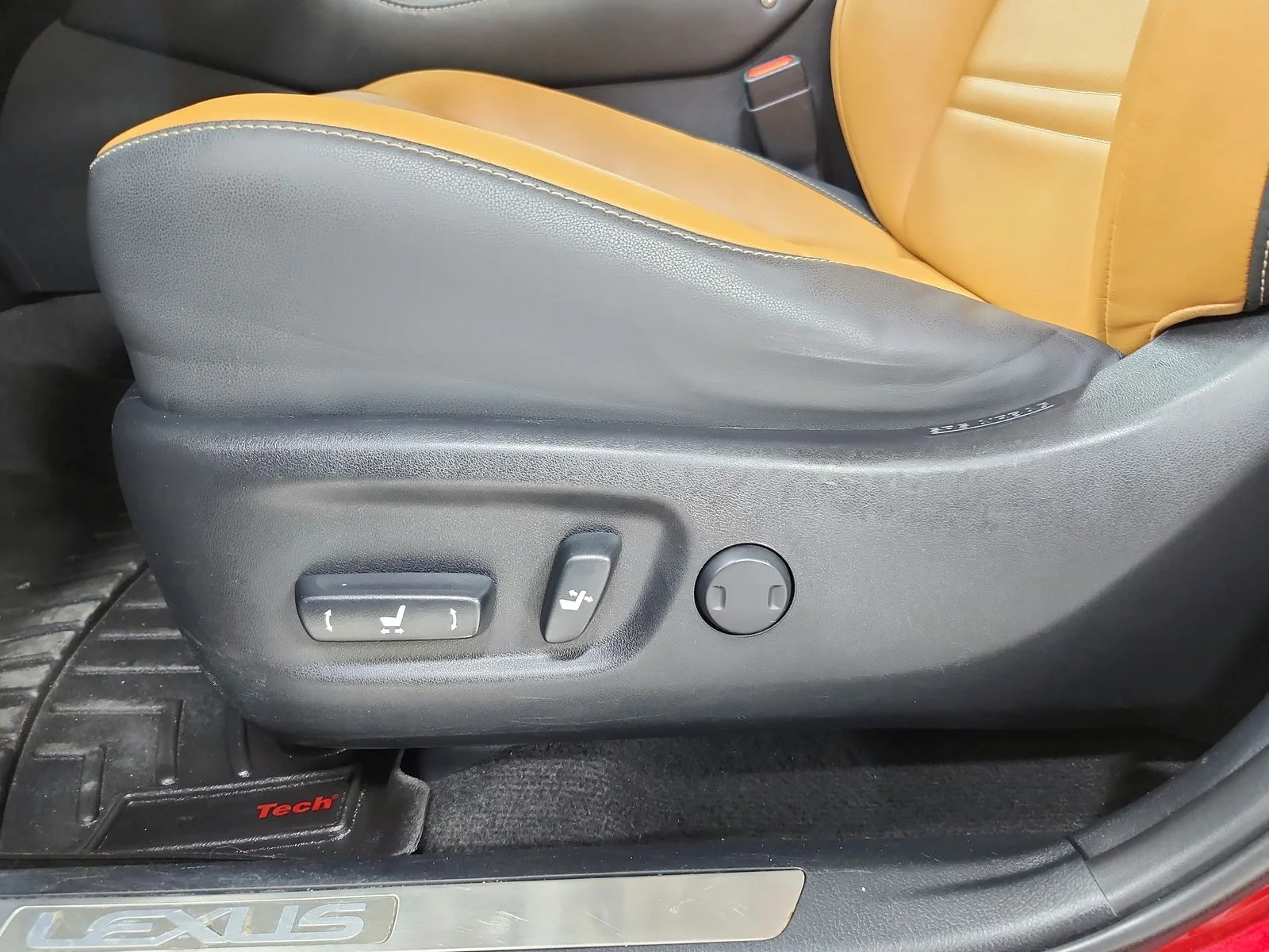 Used 2018 Red Lexus 300 Base image 20