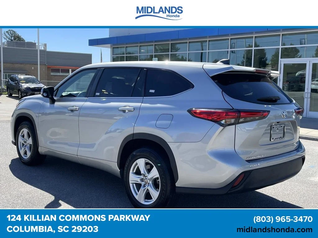 Used 2023 Celestial Silver Metallic Toyota L image 4