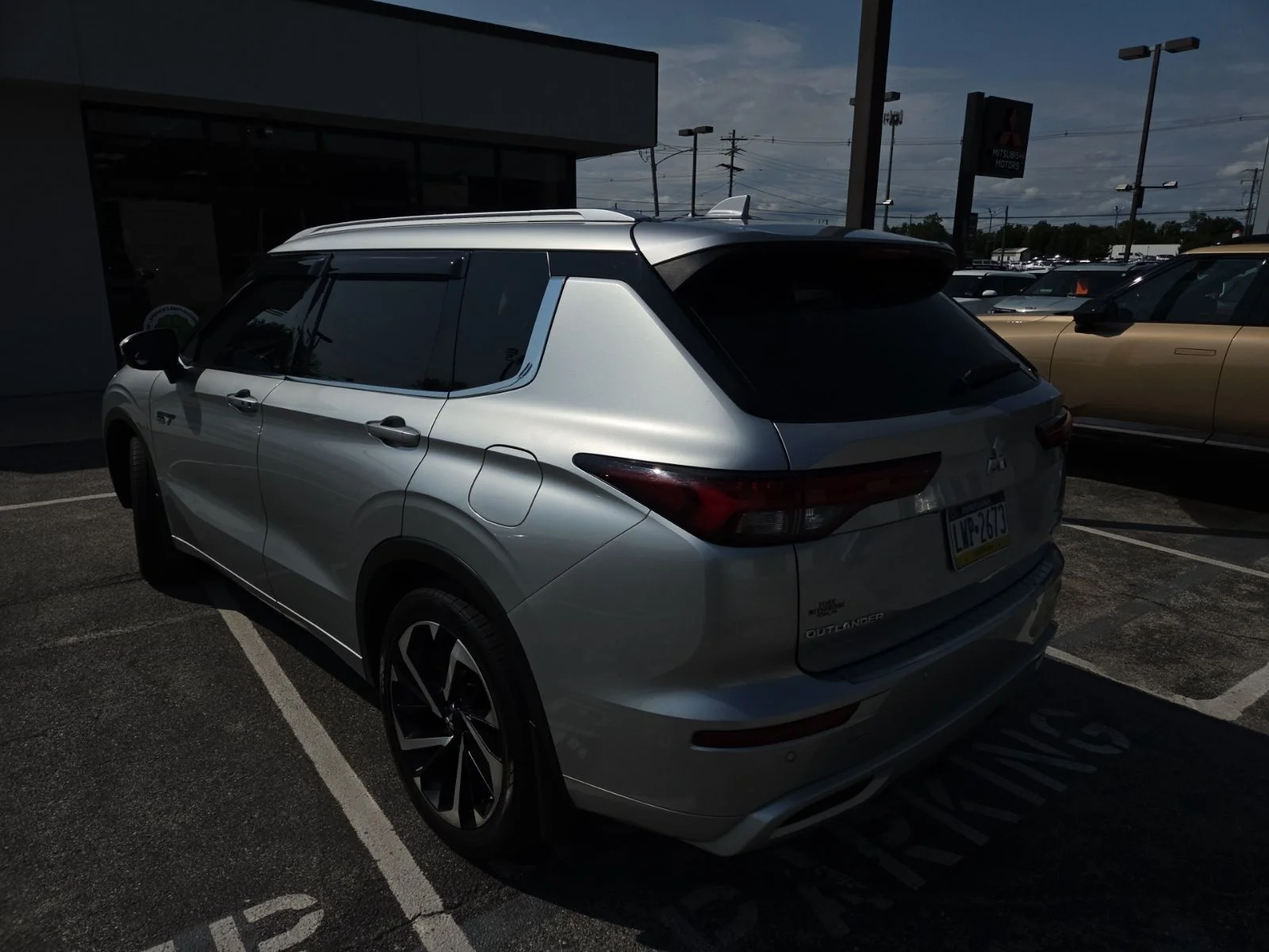 Used 2023 Silver Mitsubishi SEL image 6