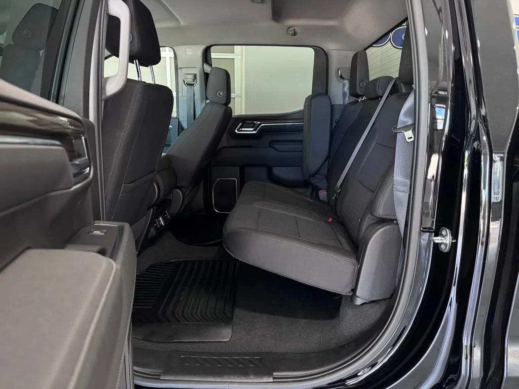 2023 Chevrolet Silverado 1500 LT - Photo 13