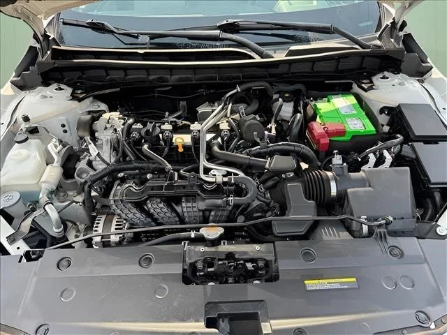 Used 2023 White Nissan 2.5 SV image 18