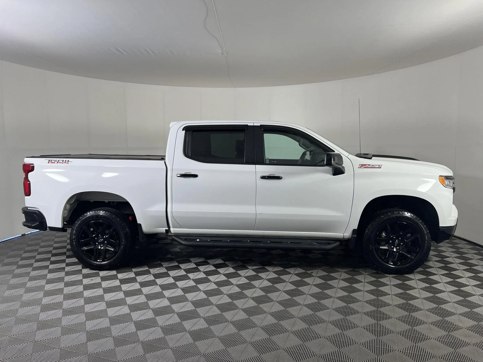 Used 2022 SUMMIT WHITE Chevrolet LT Trail Boss image 23