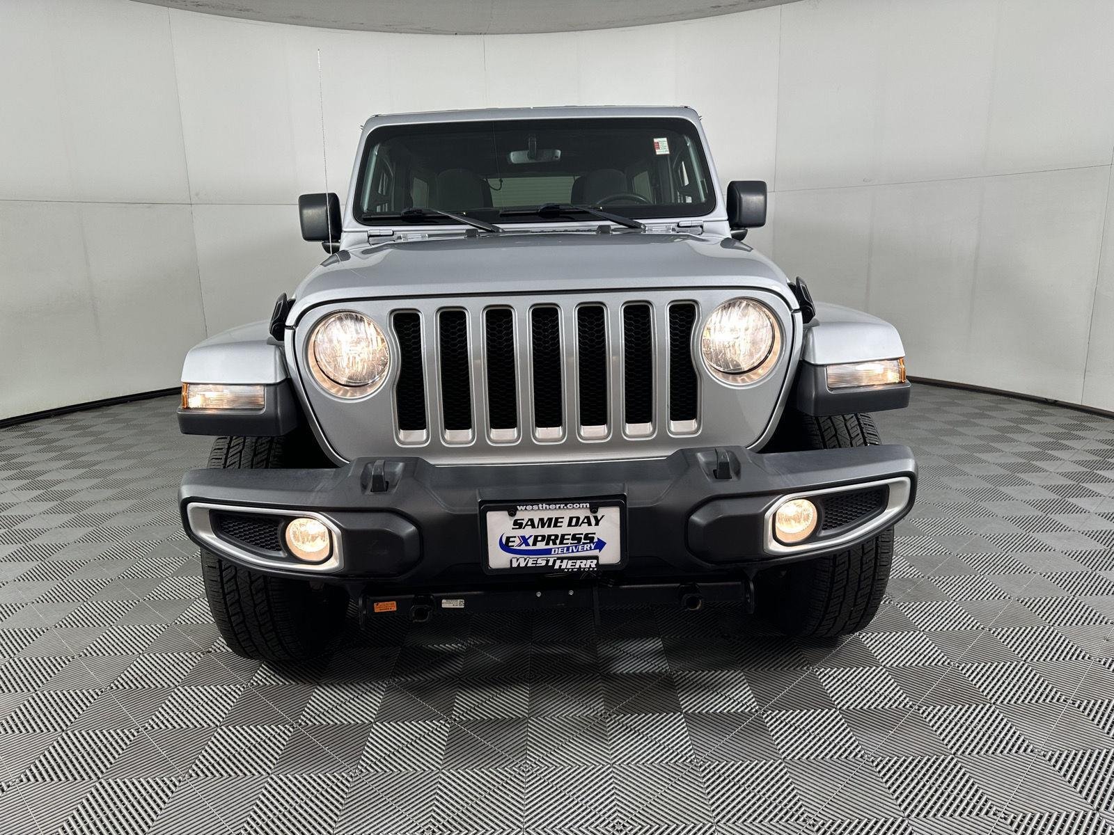 Used 2023 Silver Zynith Jeep Sahara image 4