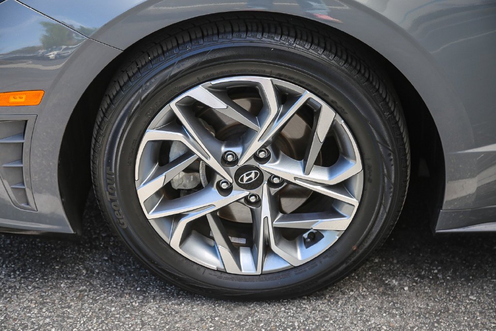 Used 2020 Gray Hyundai SEL image 7