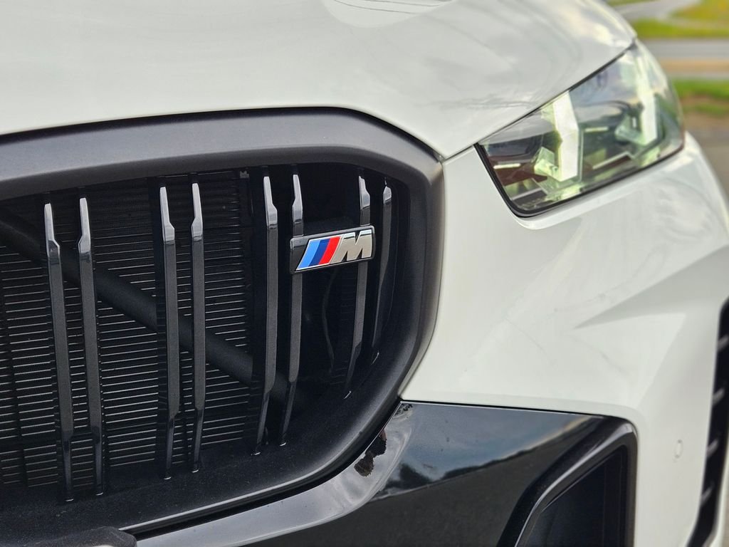 Certified Used 2026 Alpine White BMW M60i image 10