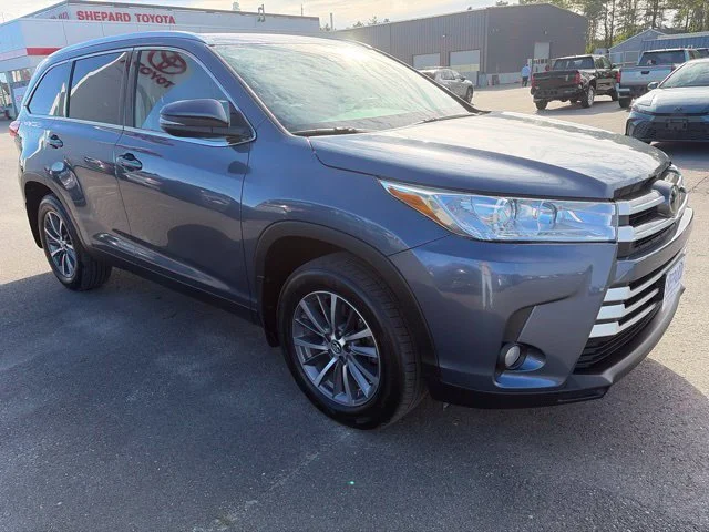 Used 2019 Blue Toyota XLE image 3