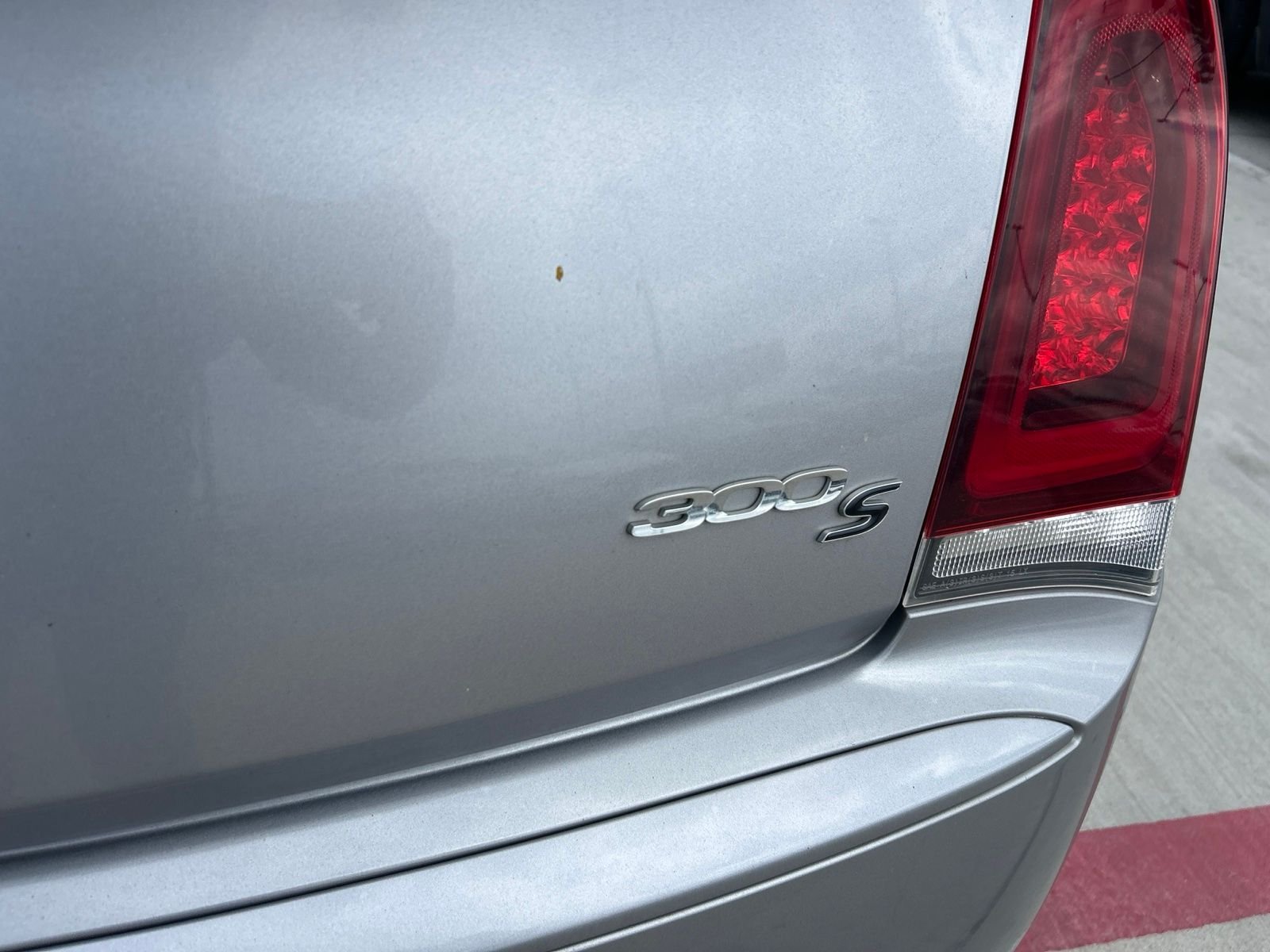 Used 2018 Billet Silver Metallic Clearcoat Chrysler S image 7
