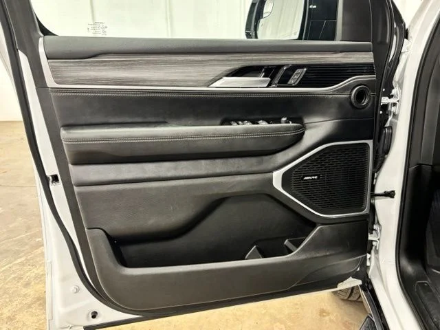 Used 2024 White Jeep Series II image 17