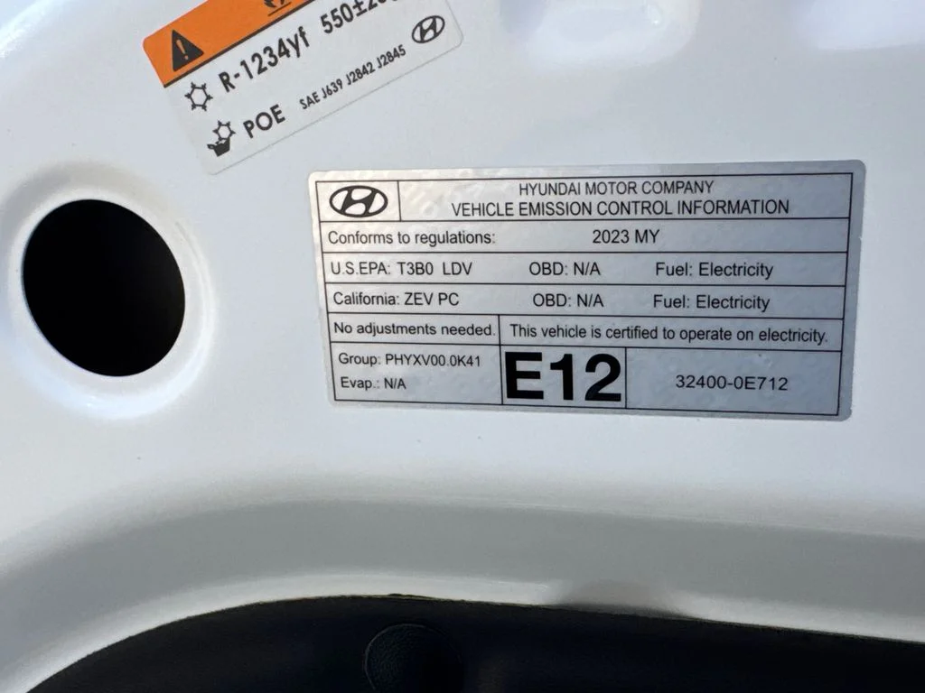 Used 2023 White Hyundai SEL image 10