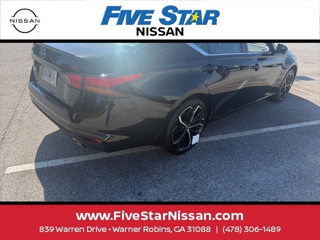 Used 2025 Black Nissan 2.5 SR image 15