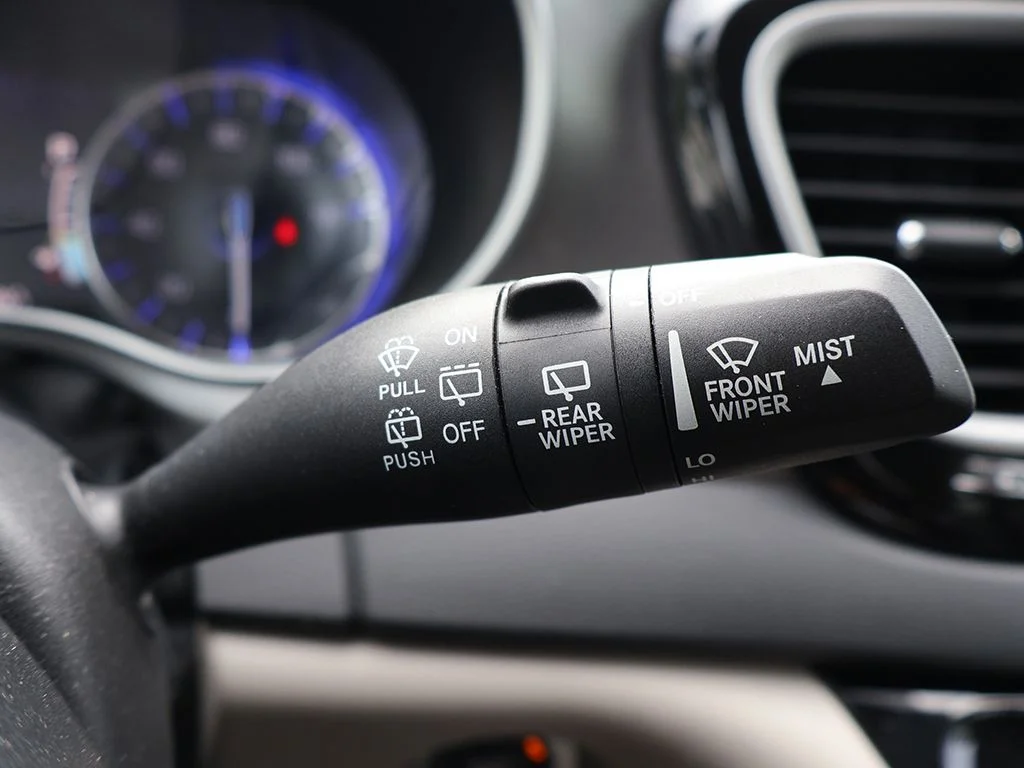 Used 2023 Black Chrysler Touring L image 38