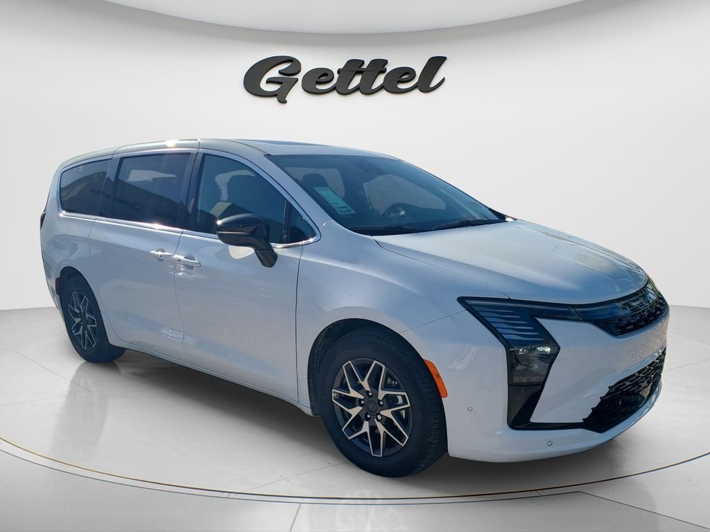 New 2027 Bright White Clear-Coat Exterior Paint Chrysler Limited image 3